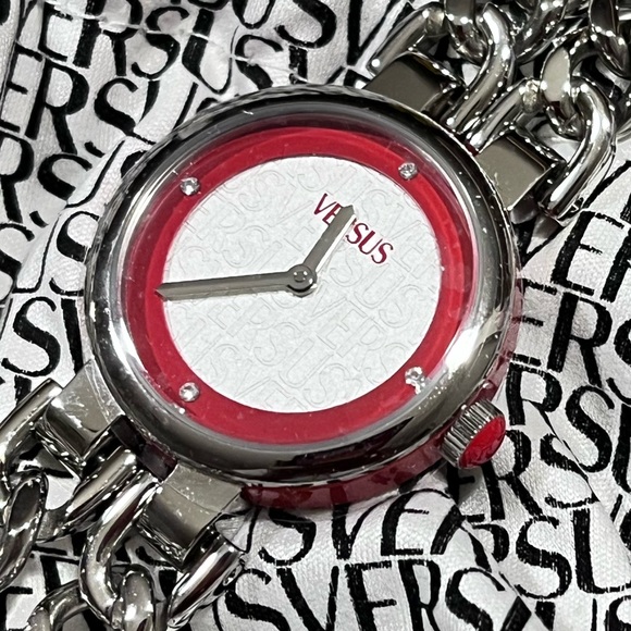 VERSUS by VERSACE BERLIN LOVED AUTHENTIC STAINLESS STEEL SILVER SWAROVSKI WATCH - Picture 1 of 12
